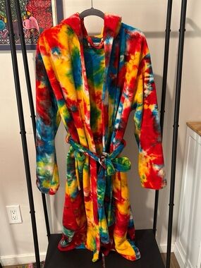 Tie-Dye Plush Hooded Bathrobe - Multicolor